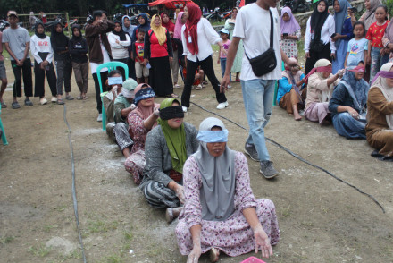 Lomba Estafet Tepung